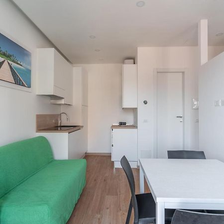 Cimiano Suite 21, New Apartment Милан Экстерьер фото