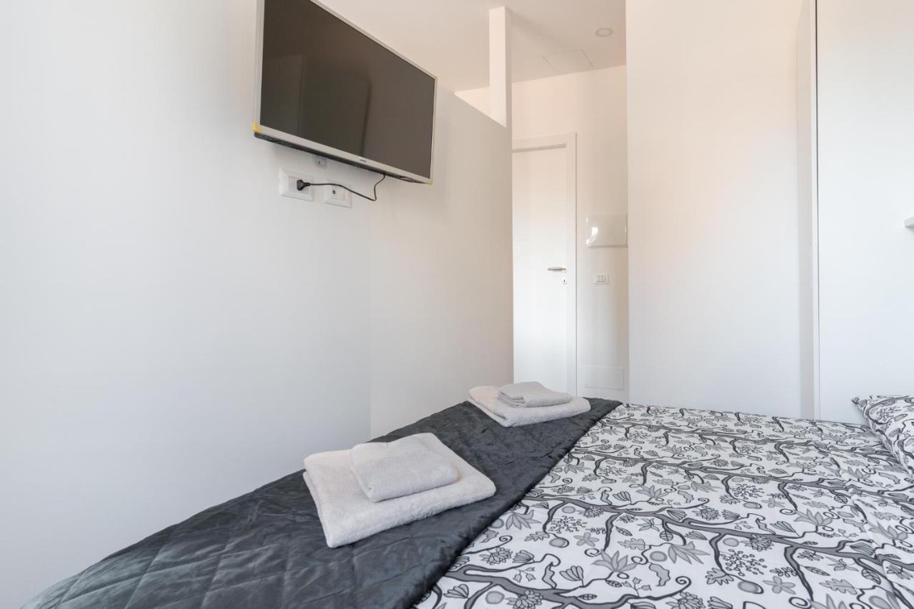 Cimiano Suite 21, New Apartment Милан Экстерьер фото